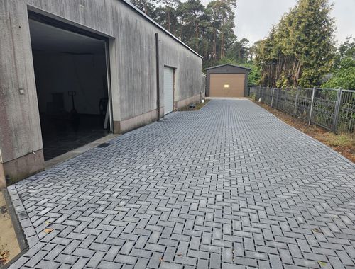                                         Magazijn zonder bureel te huur in Koersel, € 600

