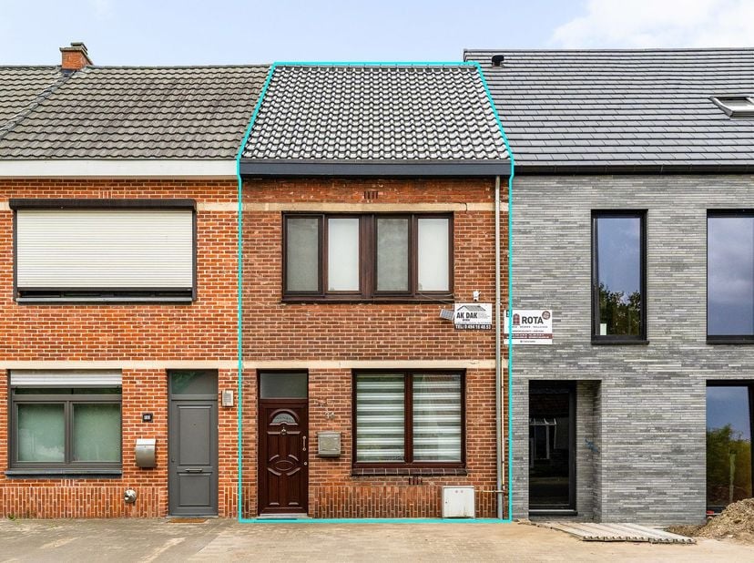 Bent u op zoek naar een charmante gezinswoning met vier slaapkamers en een gunstige ligging? Dan is deze energiezuinige woning nabij het centrum van L