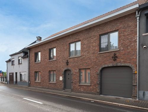                                         Appartementsgebouw te koop in Hever, € 650.000
