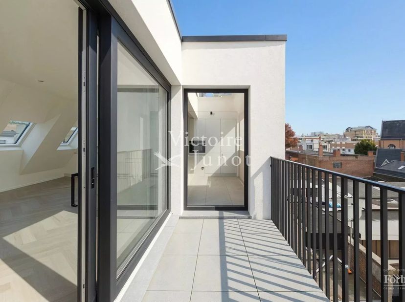 Appartement te koop
                    in 1050 Elsene