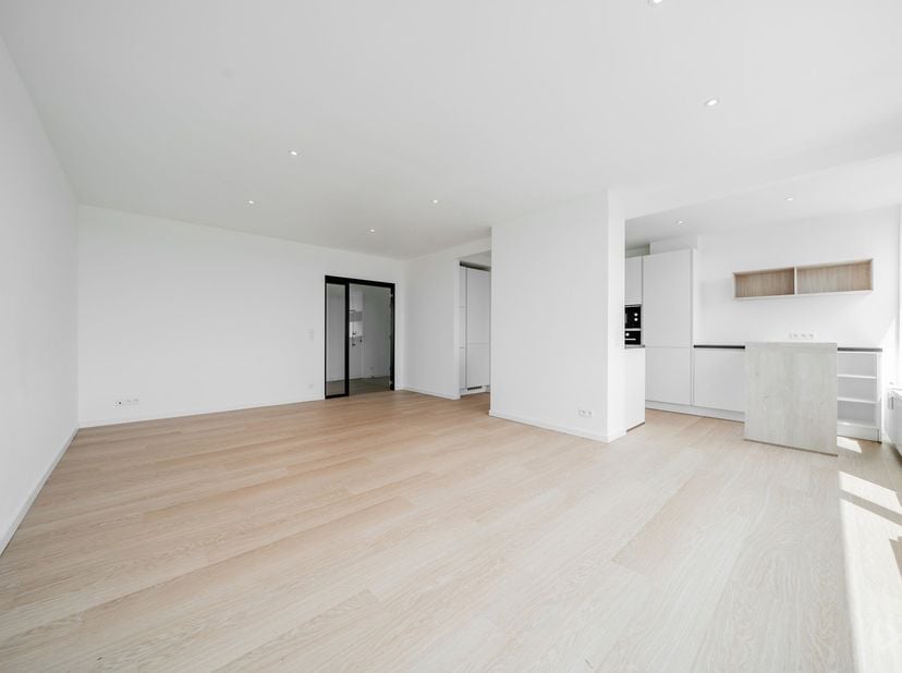 Appartement te koop in Avenue Thomas Frissen 2 bus 7C,
                    1160 Oudergem