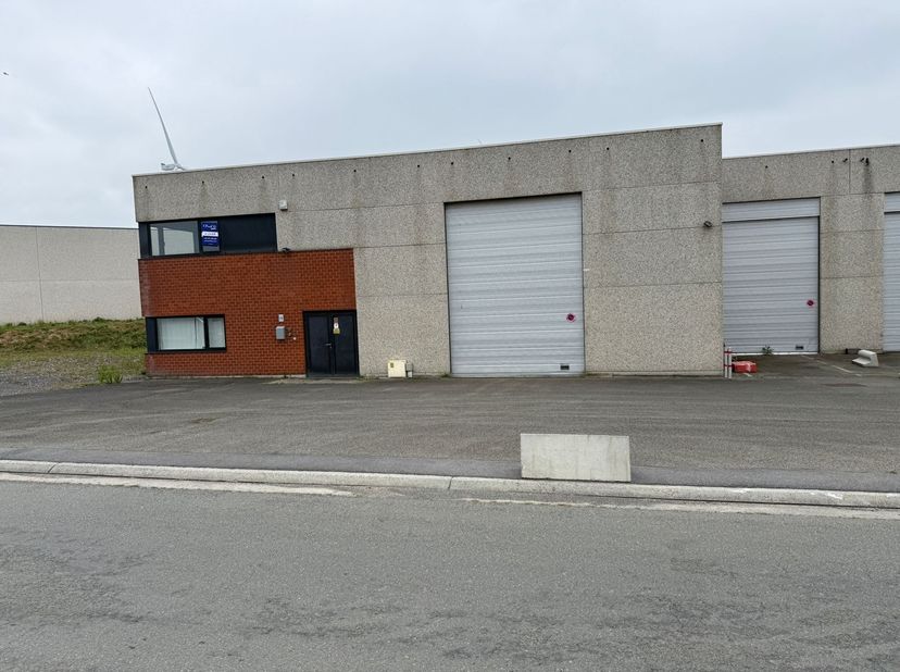 Bedrijfsvastgoed te huur
                    in 7503 Froyennes