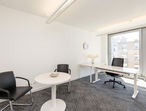                                         Immeuble de bureaux à louer à Brecht, € 189
