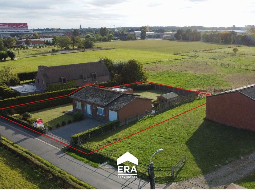 br&amp;gt;Bouwgrond met een totale oppervlakte van 1.078 m² op een toplocatie!Momenteel dient de huidige gelijkvloerse woning nog gesloopt te worden.Herop