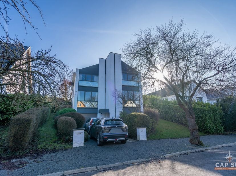 SOUS OPTION - Merci aux propriétaires pour leur confiance en nos services !  <br />
Waterloo – Quartier Versailles. Dans l’un des quartiers résidentie