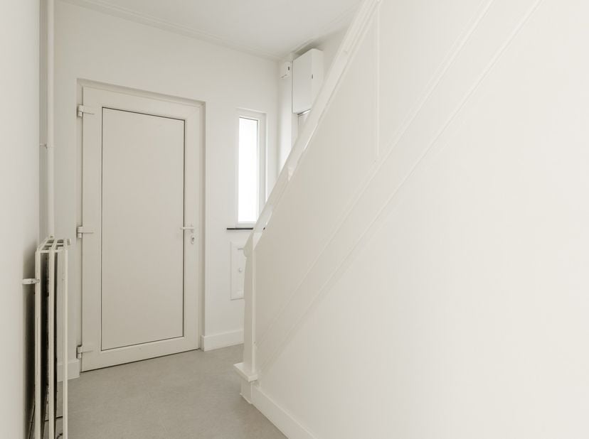 Een mooie instapklare woning waar comfort en een centrale ligging samenkomen, in het centrum van Eksel.<br />
<br />
Via de inkomhal betreedt u de rui