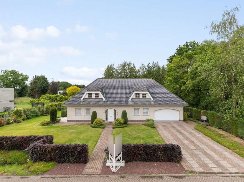 Huis te koop in Populierenlaan 9,
                    2460 Kasterlee