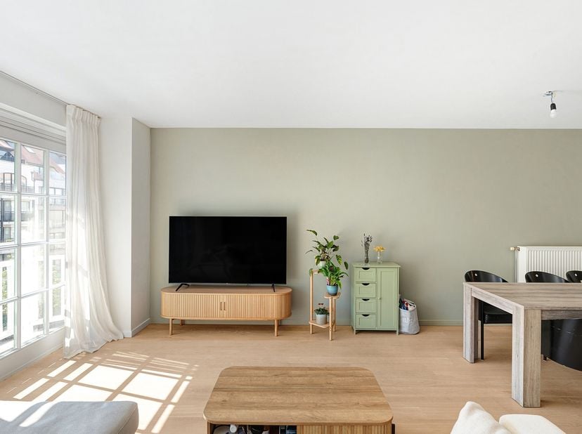 Dit centraal gelegen appartement bevindt zich op de Lippenslaan, tussen het station, het Zegemeer en het strand. Alle winkels en ontspanningsmogelijkh