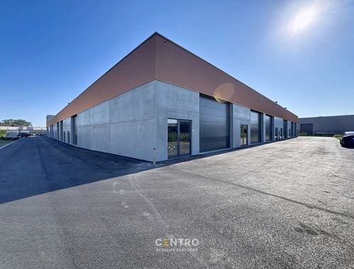                                         Entrepôt sans bureau à louer à Zedelgem, € 1.125
