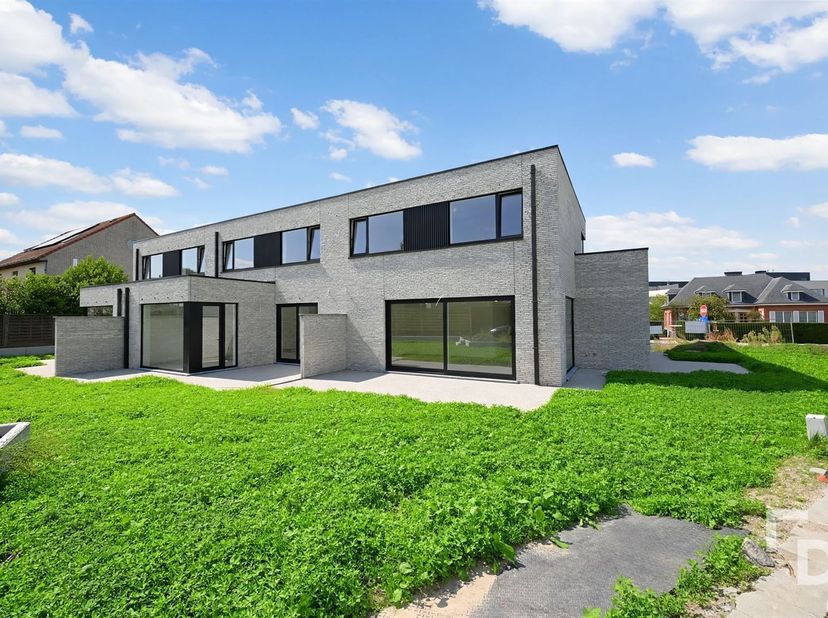Huis te koop in Briekestraat 1,
                    8900 Sint-Jan