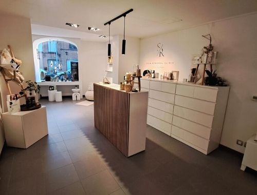                                         Handelspand te huur in Sint-Kruis, € 975
