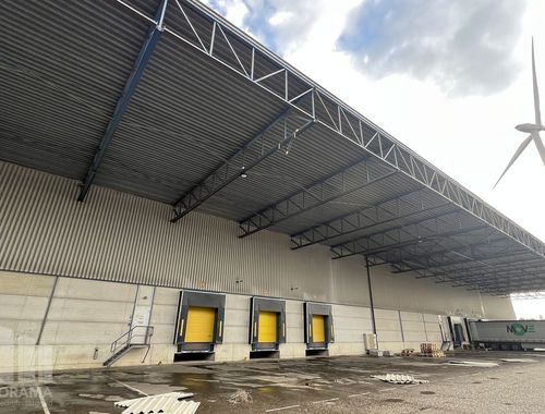                                         Bâtiment d’entreprise à louer à Genk, € 10.010
