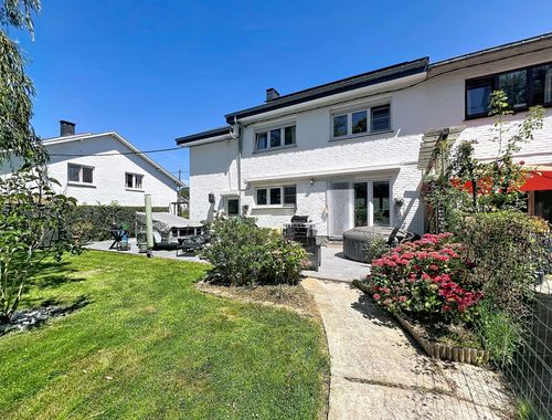                                         Maison à vendre à Neuville-en-Condroz, € 375.000
