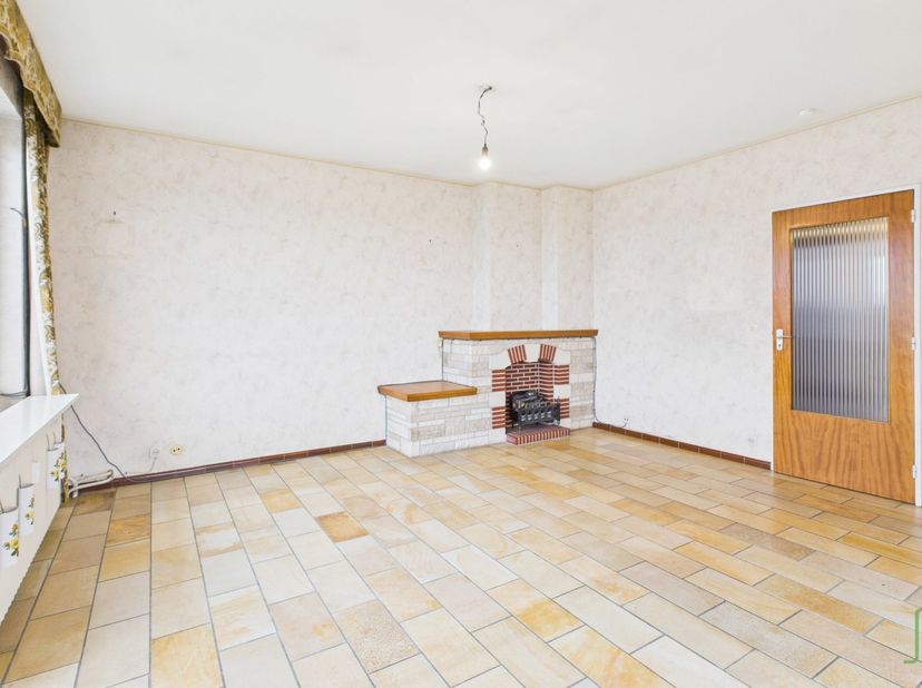 Offre à partir de 109.000€. Situé au 6ᵉ et dernier étage de la "Résidence Olympe" avec ascenseur à Montignies-sur-Sambre, cet appartement offre un age