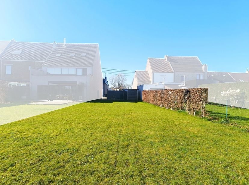Deze mooie bouwgrond heeft een oppervlakte van 411 m² en heeft geen bouwverplichting. Mogelijkheid tot realiseren van een ruime gesloten bebouwing.<br