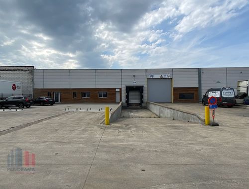                                         Bâtiment d’entreprise à louer à Sint-Niklaas, € 24.626
