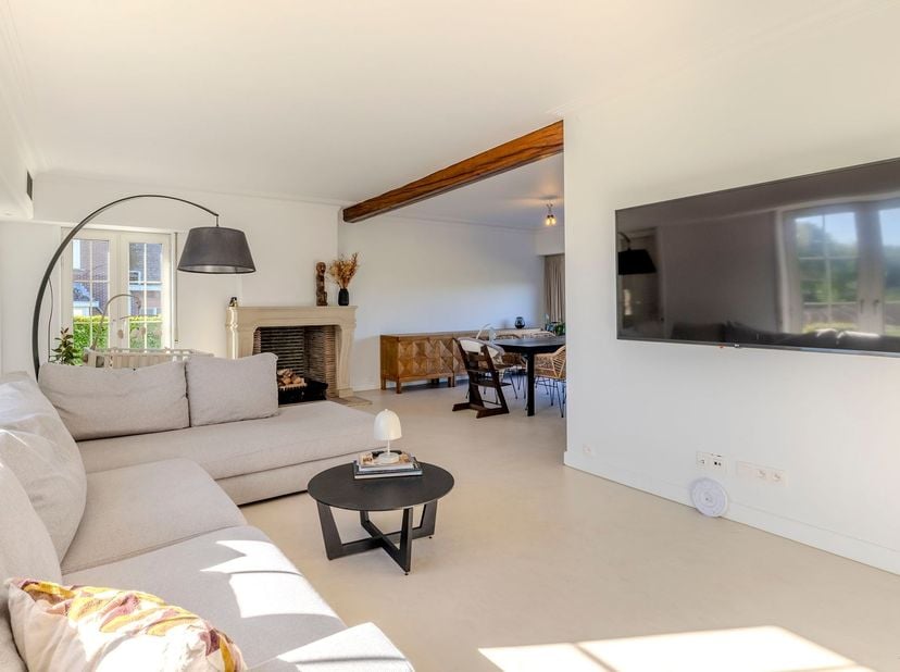 Op een uitstekende locatie te Putte (Peulis) bevindt zich deze woning met 2 slaapkamers en bureau en een mooi aangelegde tuin op een perceel van 1568