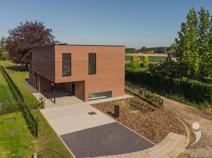 Ontdekt deze parel in Herent!<br />
<br />
Geniet van bijzonder rustig wonen met een prachtig uitzicht op de avondzon vanaf je terras. Deze hedendaa