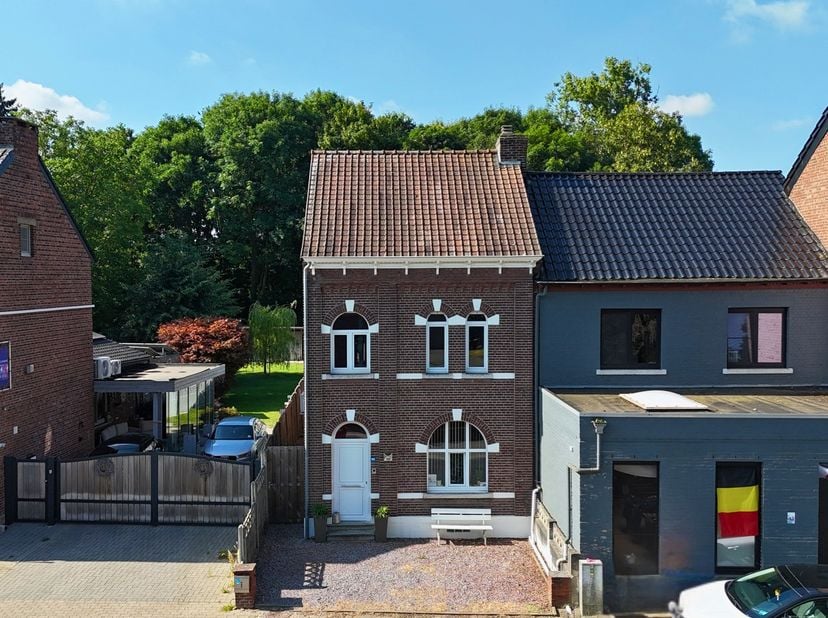 Te koop: instapklare woning met 4 slaapkamers in het pittoreske Leut<br />
<br />
Adres: Genieskensstraat 150, 3630 Maasmechelen&amp;nbsp;<br />
<br />
Be