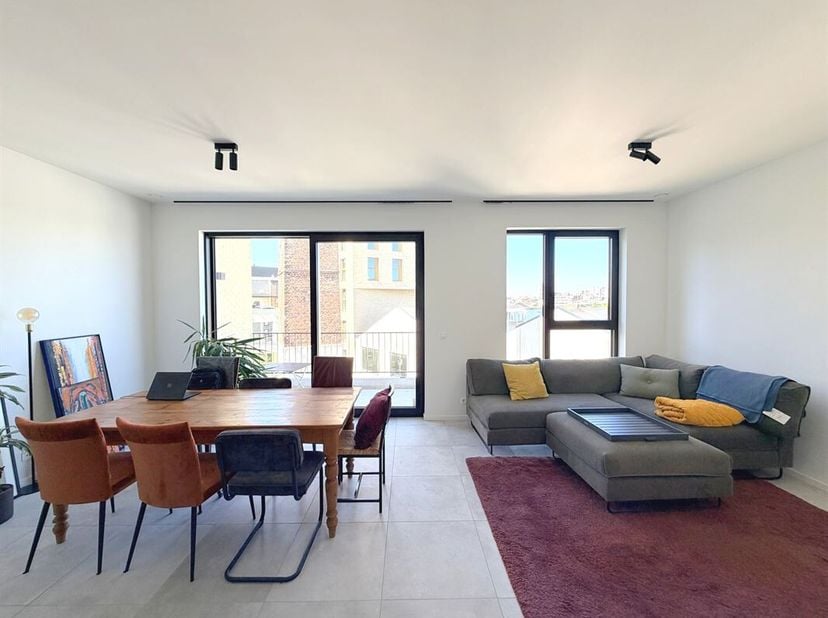 COMFORTABEL 2SLK APP MET TERRAS IN EEN NIEUWE WOONBUURT<br />
Residentie John Martin is gelegen in de Tulpstraat/Klamperstraat te 2060 Antwerpen. De n