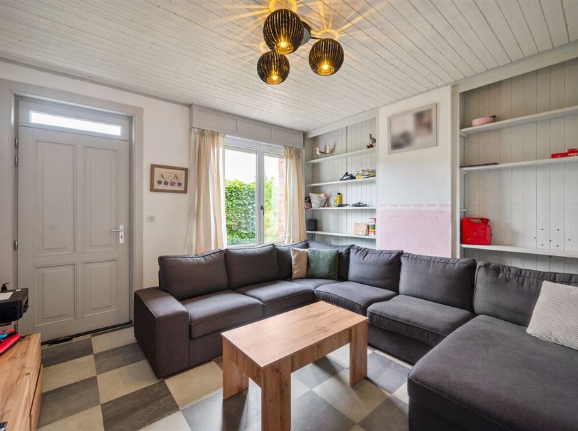 Maison avec jardin et garage sur 6a66ca<br />
 La maison date de 1949 et a besoin d'être modernisée pour répondre aux normes contemporaines.<br />
 Si