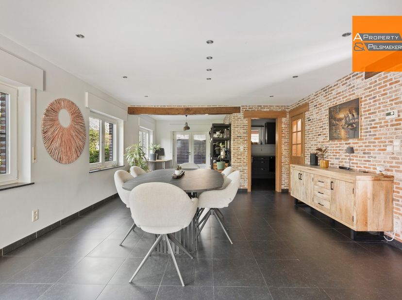 Maison prête à emménager, lumineuse, située dans un endroit privilégié près de la réserve naturelle de Dorent<br />
<br />
SOUS OFFRE<br />
<br />