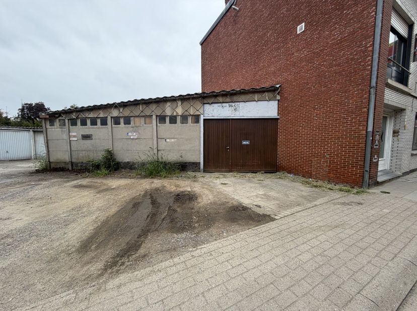 Garage à louer à Doelenstraat 17 - 18,
                    2440 Geel