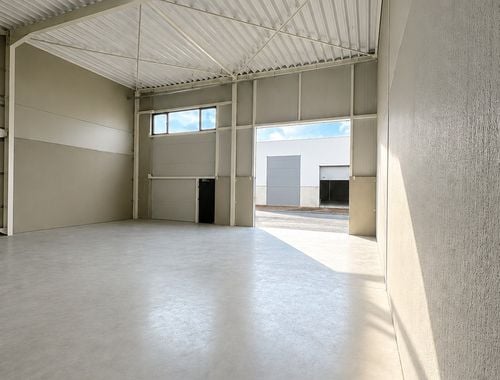                                         Bâtiment commercial à vendre à Kortessem, € 217.740
