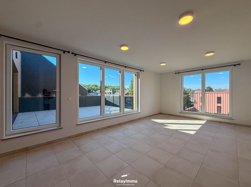 Ontdek dit luxe appartement in de nieuwe residentie "Pompes Deplechin".<br />
<br />
Op een paar minuten van de hoofdwegen combineren deze comfortab