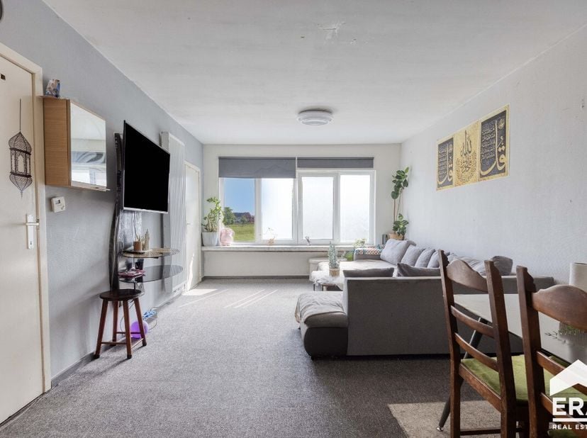 Ruim 3-slaapkamerappartement op de eerste verdieping met garagebox in Geel Op een gunstige locatie in Geel bevindt zich dit verzorgde appartement op d