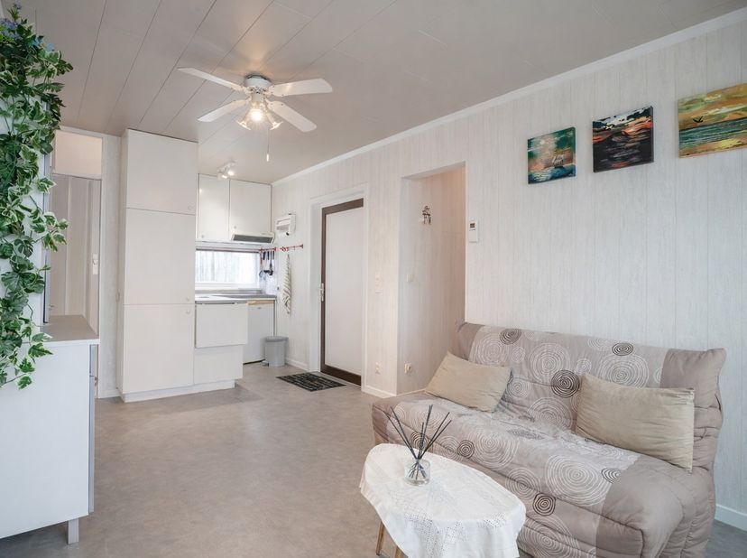Gezellige vakantiewoning in recreatiegebied te Koksijde, ideaal als tweede verblijf aan zee. De woning bevindt zich in de onmiddellijke omgeving van z