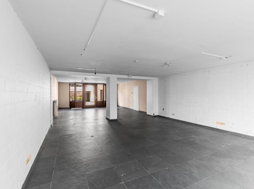 Bedrijfsvastgoed te koop in Tramstraat 38,
                    9070 Heusden