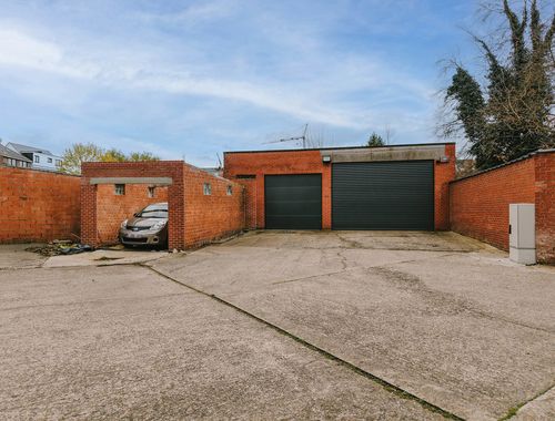                                         Entrepôt à louer à Aarschot, € 800

