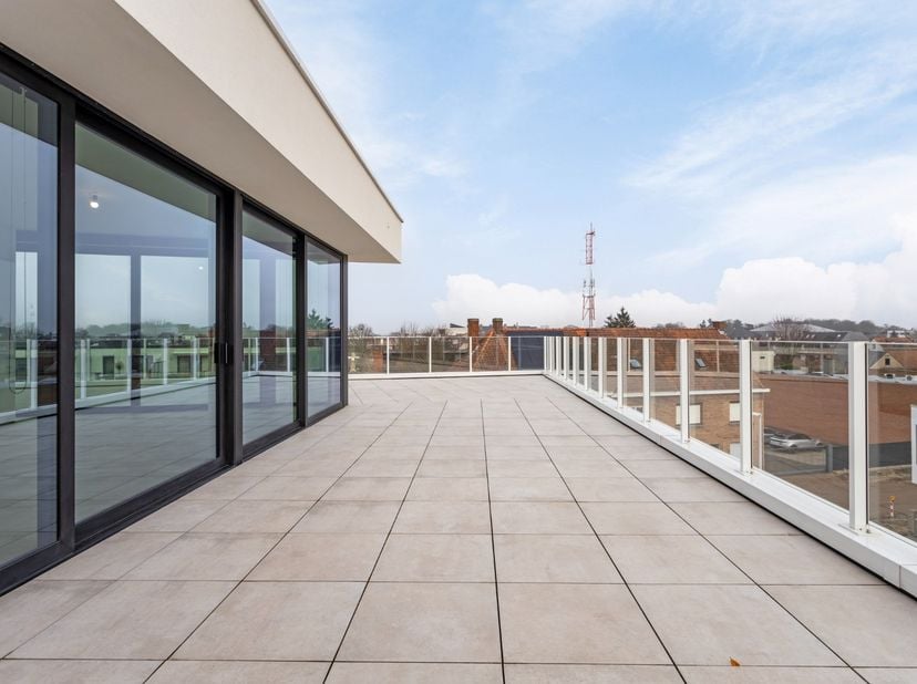 Op een toplocatie in hartje Waregem bevindt zich deze energiezuinige en comfortabele assistentiewoning, gelegen in residentie Pur Sang, waar het stijl