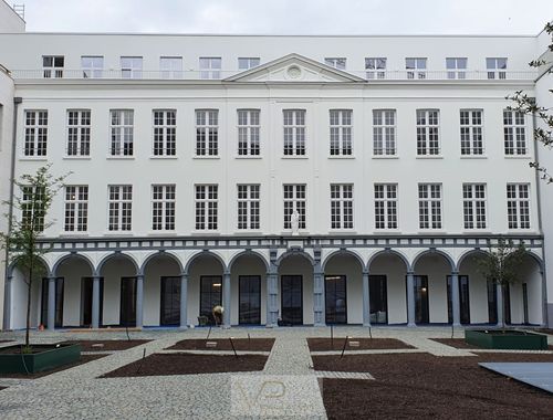                                         Kantoorruimte te koop in Antwerpen, € 2.223.825
