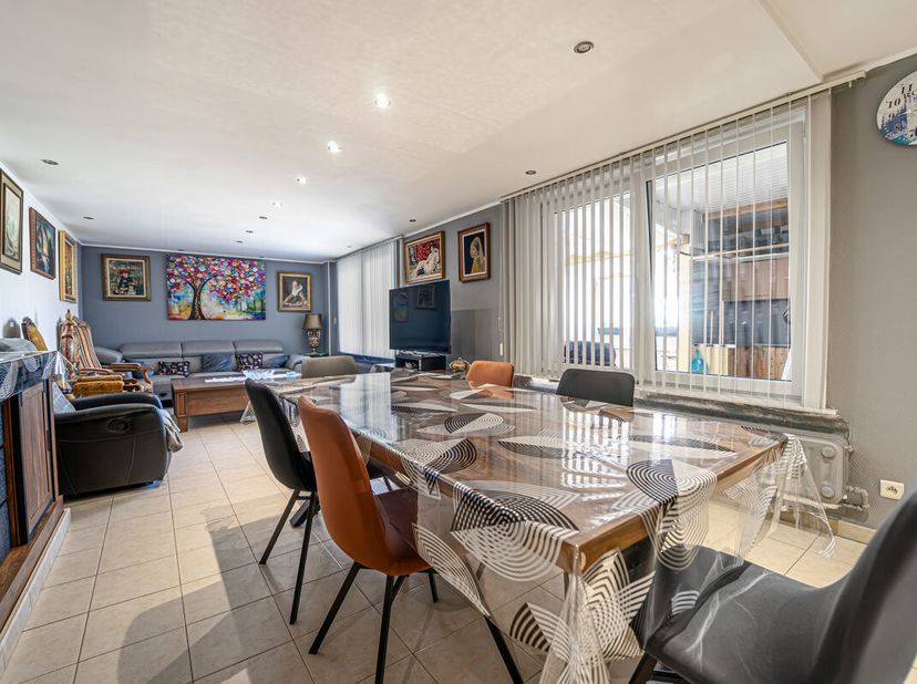 Huis te koop
                    in 7140 Morlanwelz-Mariemont