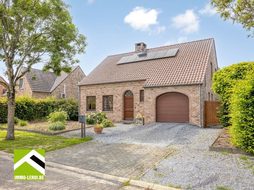 Consultez cette maison directement sur le site d'Immo Leroi : https://www.immo-leroi.be/pand/kopen-woning-tongeren-borgloon/7581515<br />
<br />
Dans