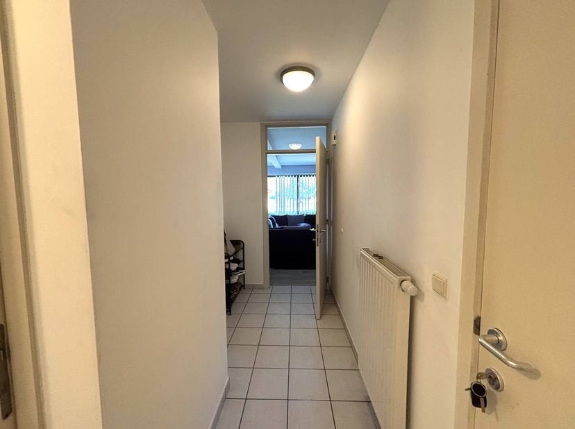 Op zoek naar een aangename plek om te huren op een absolute toplocatie? Dit gelijkvloerse appartement te huur in Hasselt biedt het beste van twee were