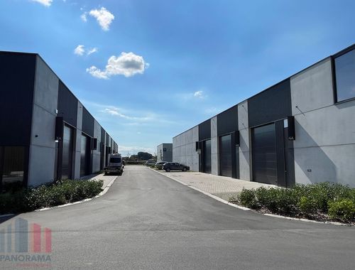                                         Bâtiment d’entreprise à vendre à Pittem, € 235.000
