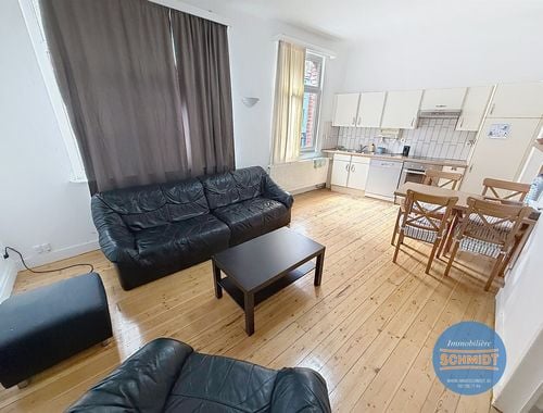                                         Appartement à louer à Schaerbeek, € 950

