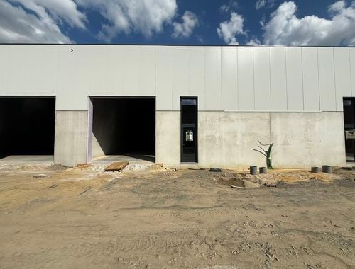                                         Bedrijfsgebouw te huur in Lembeek, € 1.350
