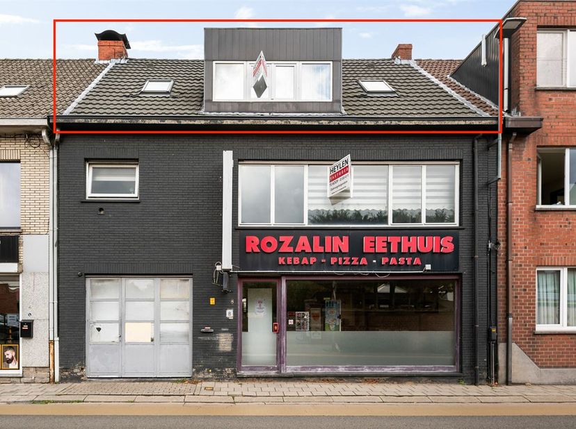 Ruim dakappartement gelegen op strategische locatie te Brecht!<br />
Tweede verdieping<br />
De tweede verdieping is als volgt ingedeeld. Een (gemeens