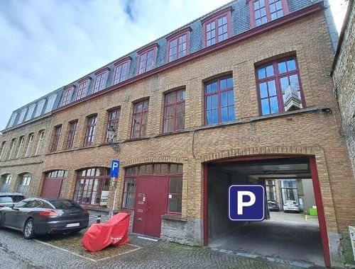                                         Place de stationnement à louer à Brugge, € 120
