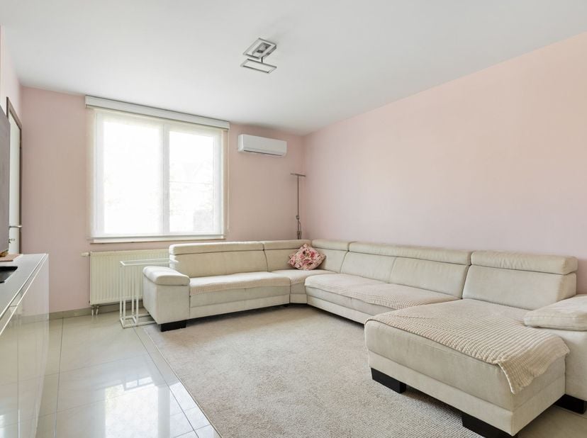 Prachtige instapklare woning op een rustige locatie in Genk<br />
<br />
Op zoek naar een gezellige, instapklare gezinswoning met een praktische ind