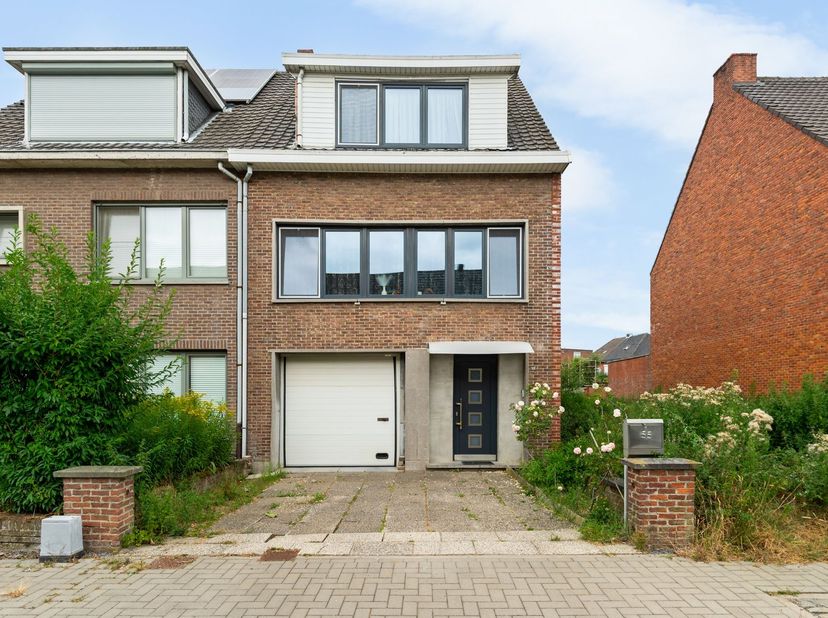 Huis te koop in Varenstraat 55,
                    2300 Turnhout
