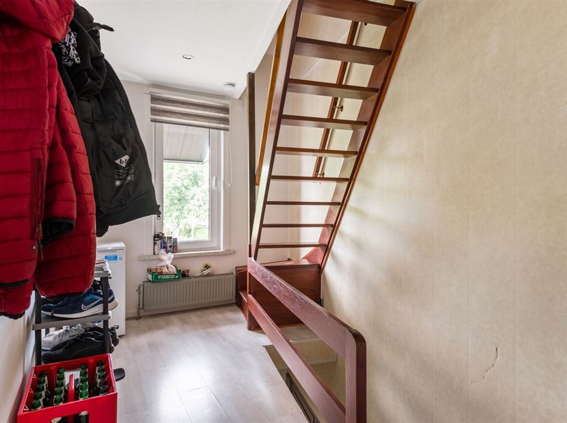 Handelspand met woonst in Ekeren<br />
Ligging: Gelegen in het gezellige Schoonbroek, vlakbij het centrum van Ekeren, openbaar vervoer, invalswegen,..