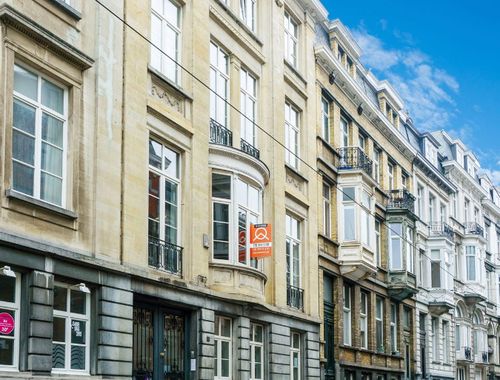                                         Bien commercial à louer à Gent, € 800
