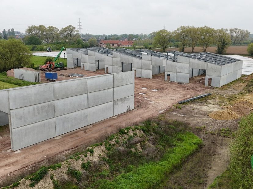 Bien professionnel à vendre
                    à 8800 Roeselare