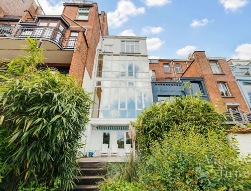                                         Maison à louer à Bruxelles, € 8.500
