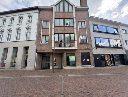                                         Appartement à louer à Nederbrakel, € 710
